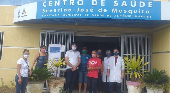 O Prefeito Jorge Fernandes, de Antônio Martins/RN, participa de instalação dos lavatórios para higiene das mãos como medida de proteção contra a Covid-19