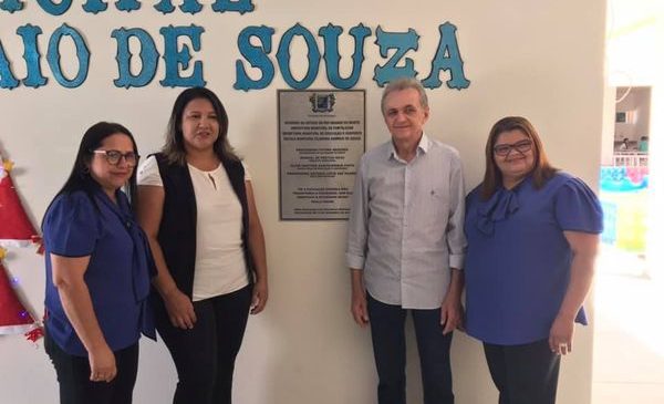 Prefeito Neto da Emater, de Portalegre/RN, realiza descerramento da placa de inauguração da Escola Municipal Filomena Sampaio de Souza