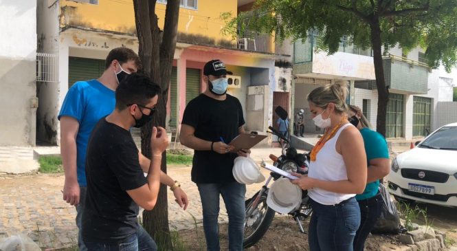 Equipe de engenharia e arquitetura da Secretaria de Planejamento e Desenvolvimento Econômico de Pau dos Ferros/RN, esteve em visita técnica à Rua Hipólito Cassiano, no Centro da cidade