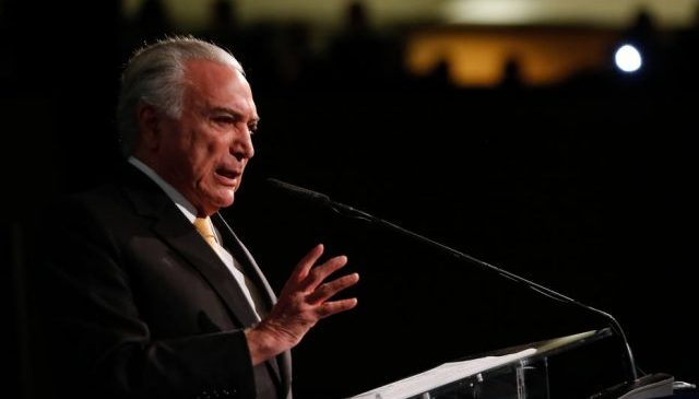 Michel Temer desiste da reeleição e anuncia apoio a Henrique Meirelles