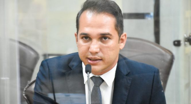 Deputado Kleber Rodrigues destaca atuação da Escola da Assembleia no empreender e ENEM