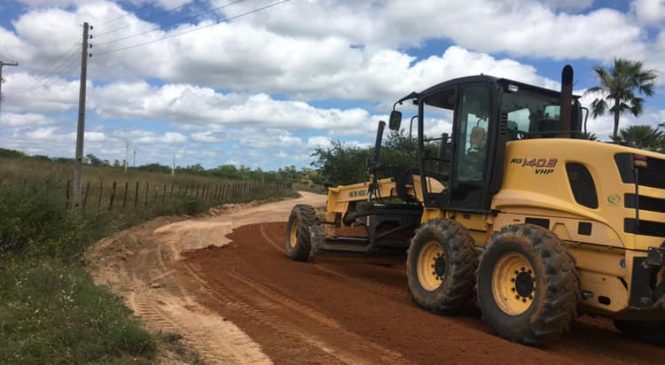 Segue a todo vapor a recuperação de estadas vicinais na zona rural de Olho D’água dos Borges/RN