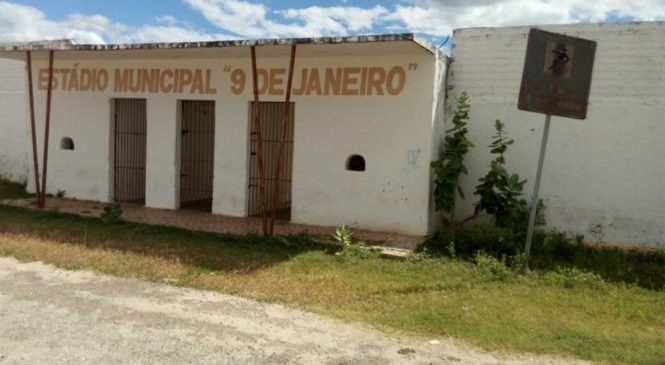 Abandonada pela gestão de Leonardo Rêgo, Estádio “9 de Janeiro” vira ponto para usuários de drogas