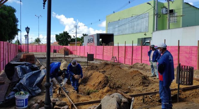 A Prefeitura de Martins/RN, por meio da Secretaria de Obras Transportes e Infraestrutura e Secretaria de Turismo e Meio Ambiente, iniciou a segunda etapa da construção da Praça de Eventos