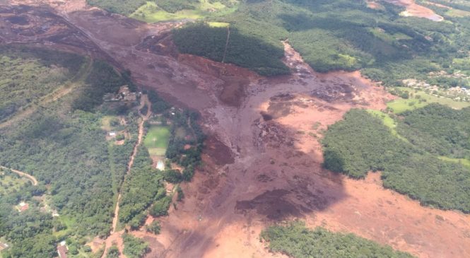 Barragem da Vale se rompe na cidade de Brumadinho, em Minas Gerais