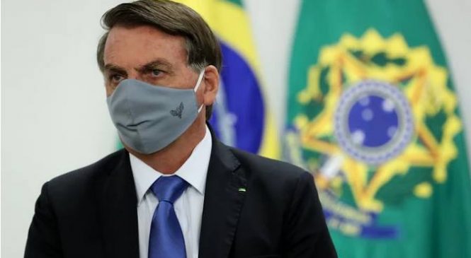 Bolsonaro apresenta sintomas de Covid-19 e faz novo exame