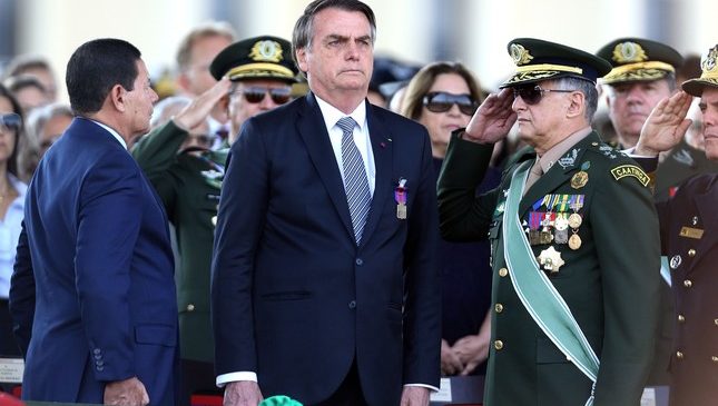 A festa da farda – Bolsonaro tem mais de 6 mil militares no seu governo