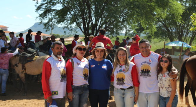 Zenaide Maia presente nas Cavalgadas de Lucrécia e Apodi