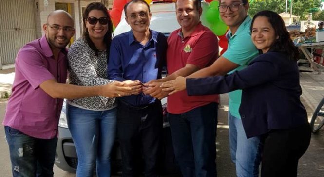 Deputado Souza entrega ambulância à Prefeitura de Jaçanã