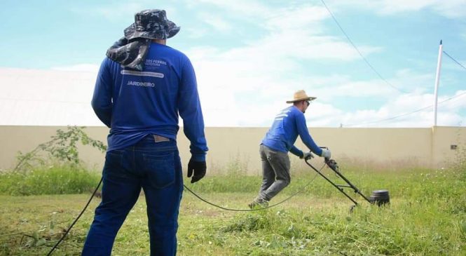 A gestão “Valorizando Nossa Gente”, reforça a necessidade da manutenção e limpeza dos espaços públicos, priorizando o bem-estar dos cidadãos pau-ferrenses