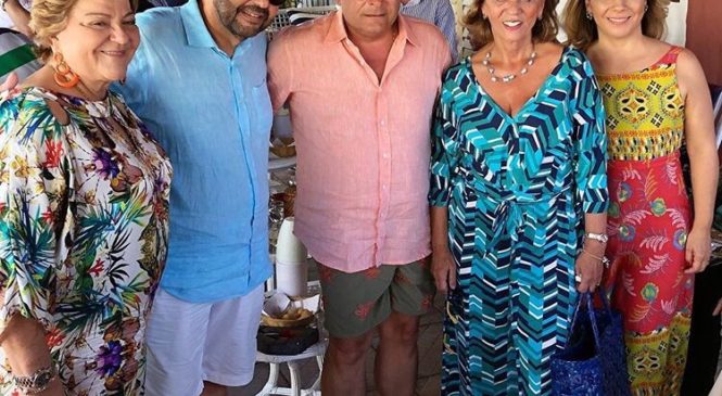 Gustavo Carvalho, Ezequiel e Rosalba são recebidos por Sandra e Larissa no verão de Tibau