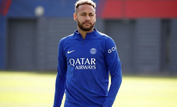 Neymar aceita oferta de 160 milhões de euros do Al-Hilal, da Arábia Saudita, diz jornal