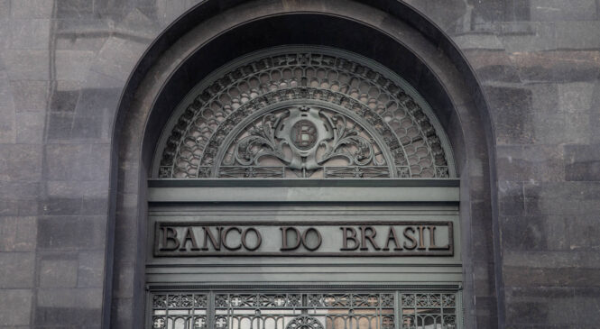 Banco do Brasil tem 15 dias para pedir desculpas à sociedade por ter lucrado com a escravização no país