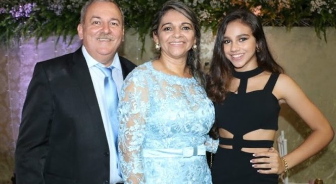 Em noite de muitas emoções a prefeita Maria Olímpia e seu vice Dr. Marcio tomam posse