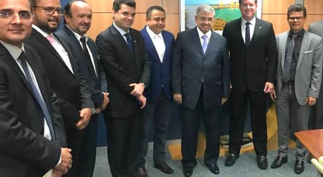 PREFEITO RIVELINO SE REÚNE COM MINISTROS E PARLAMENTARES EM BRASÍLIA E ASSEGURA RECURSOS PARA PATU