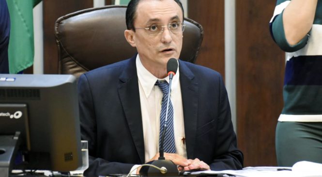 Deputado defende jornada reduzida para servidores que tenham filho deficiente