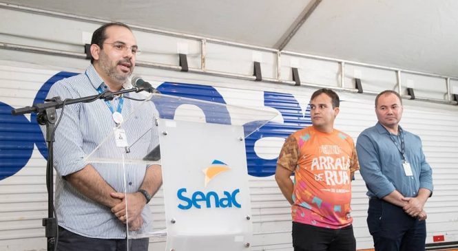 Solenidade de inauguração da unidade móvel de moda e beleza do SENAC foi realizada na cidade de Rodolfo Fernandes/RN