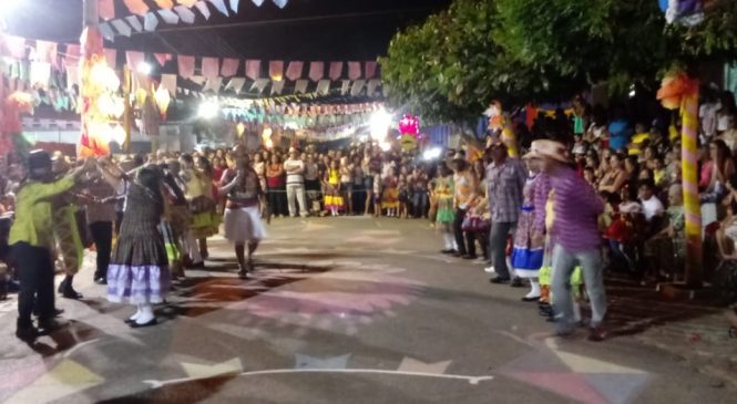 A ACERF e os amigos das festas juninas realizam o X São Pedro no terreiro junino em Rodolfo Fernandes/RN