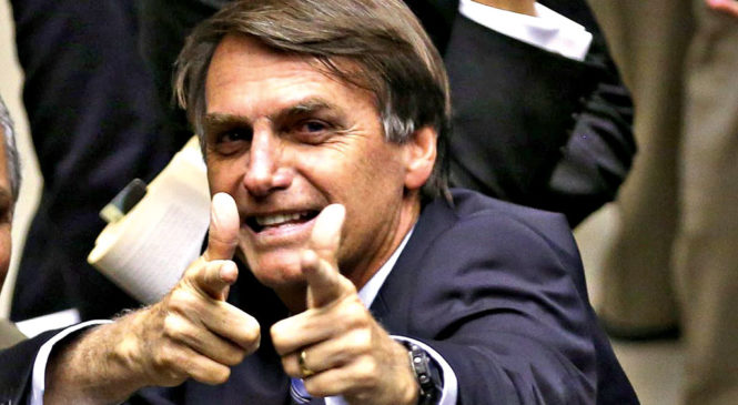 “Esses marginais vermelhos serão banidos de nossa pátria”, diz Bolsonaro