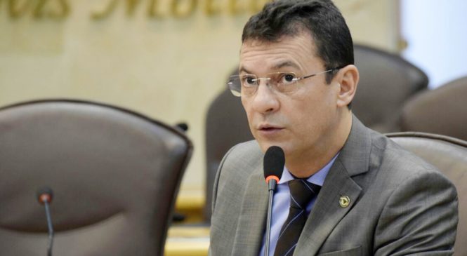 Suplente pede afastamento de deputado do RN preso no regime semiaberto