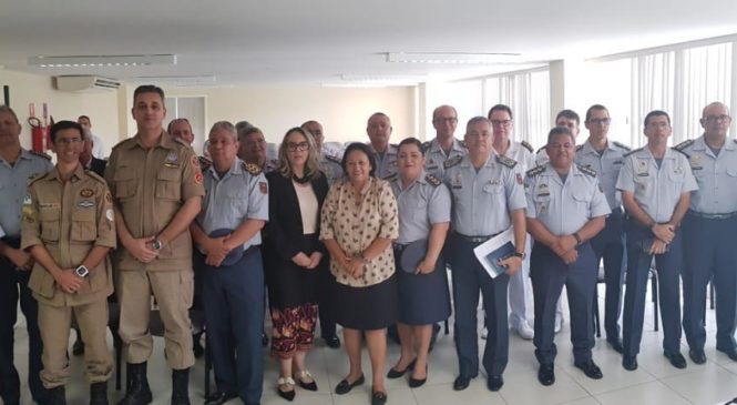 Fátima dialoga com oficiais da PM e Corpo de Bombeiros