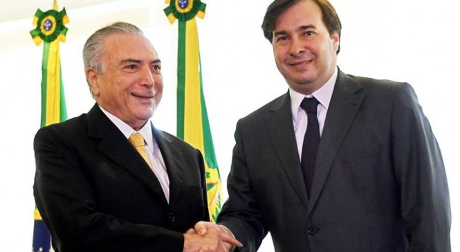 Rodrigo Maia marca para 2 de agosto votação da denúncia contra Temer no plenário