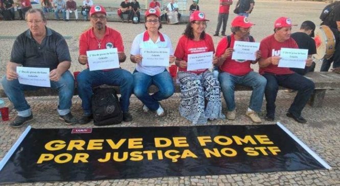 Com greve de fome, manifestantes fazem ato no STF pela soltura de Lula