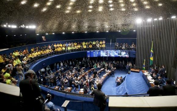 Fim da estabilidade do servidor público é aprovada na CCJ do Senado Federal