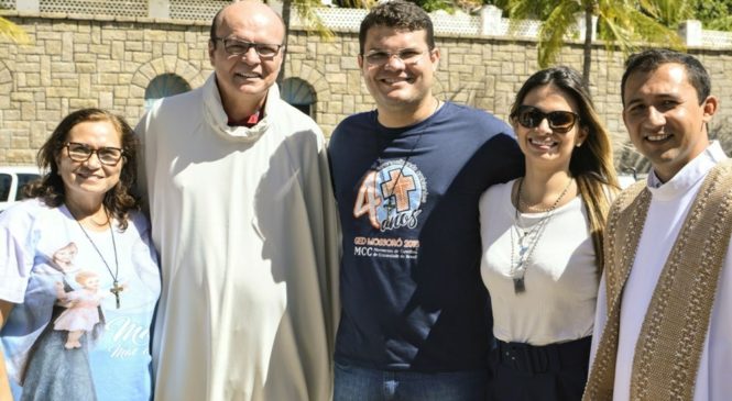 Lawrence Amorim participa da 10ª Romaria do Terço dos Homens, em Patu